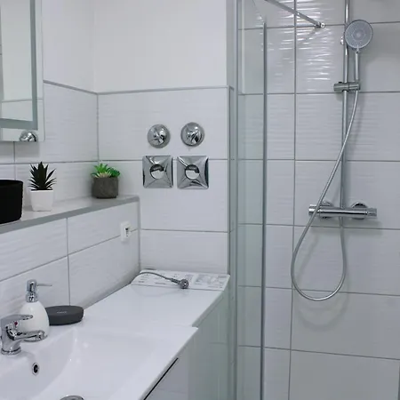 Zentrales Schickes Χαϊλμπρόν